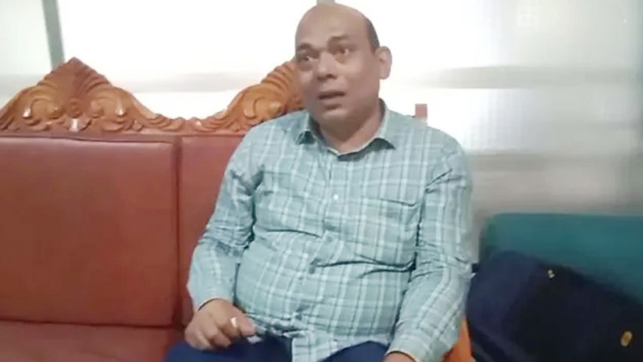 ভারতে যাওয়ার সময় বেনাপোলে রংপুরের আ.লীগ নেতা আটক 