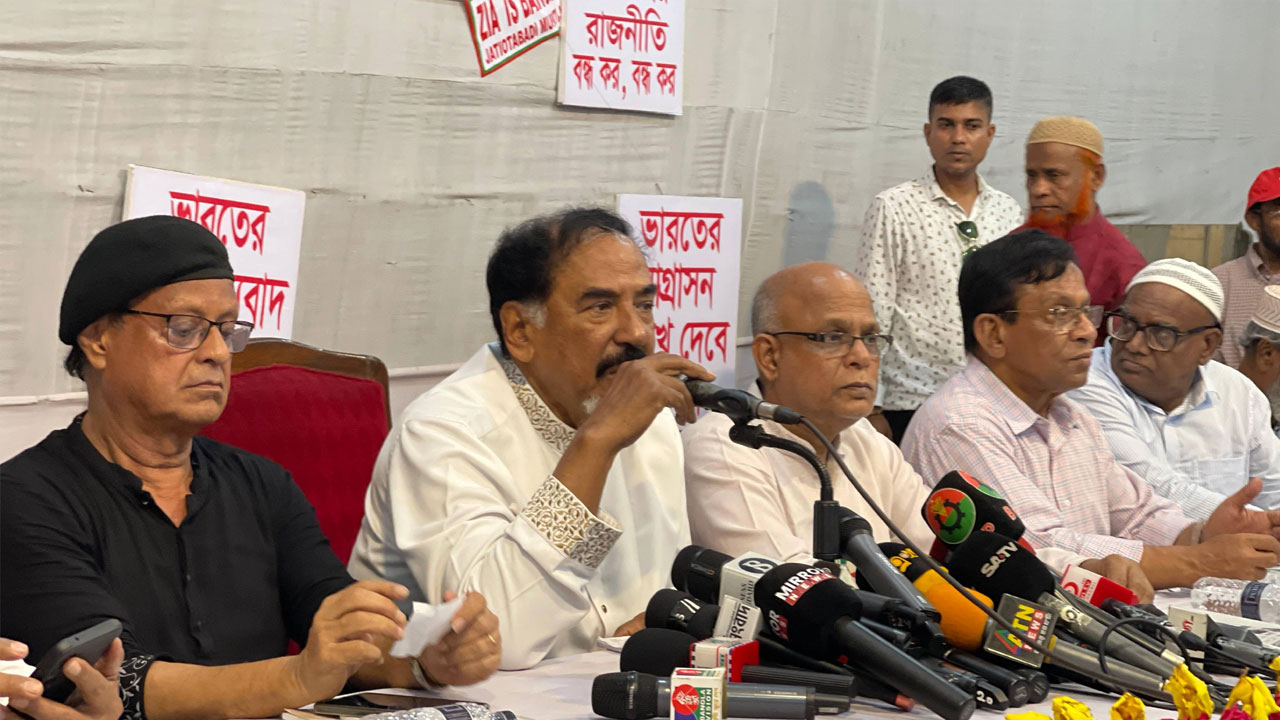 উপদেষ্টা পরিষদ ছাত্রদের ভুল পথে পরিচালিত করছে : হাফিজ