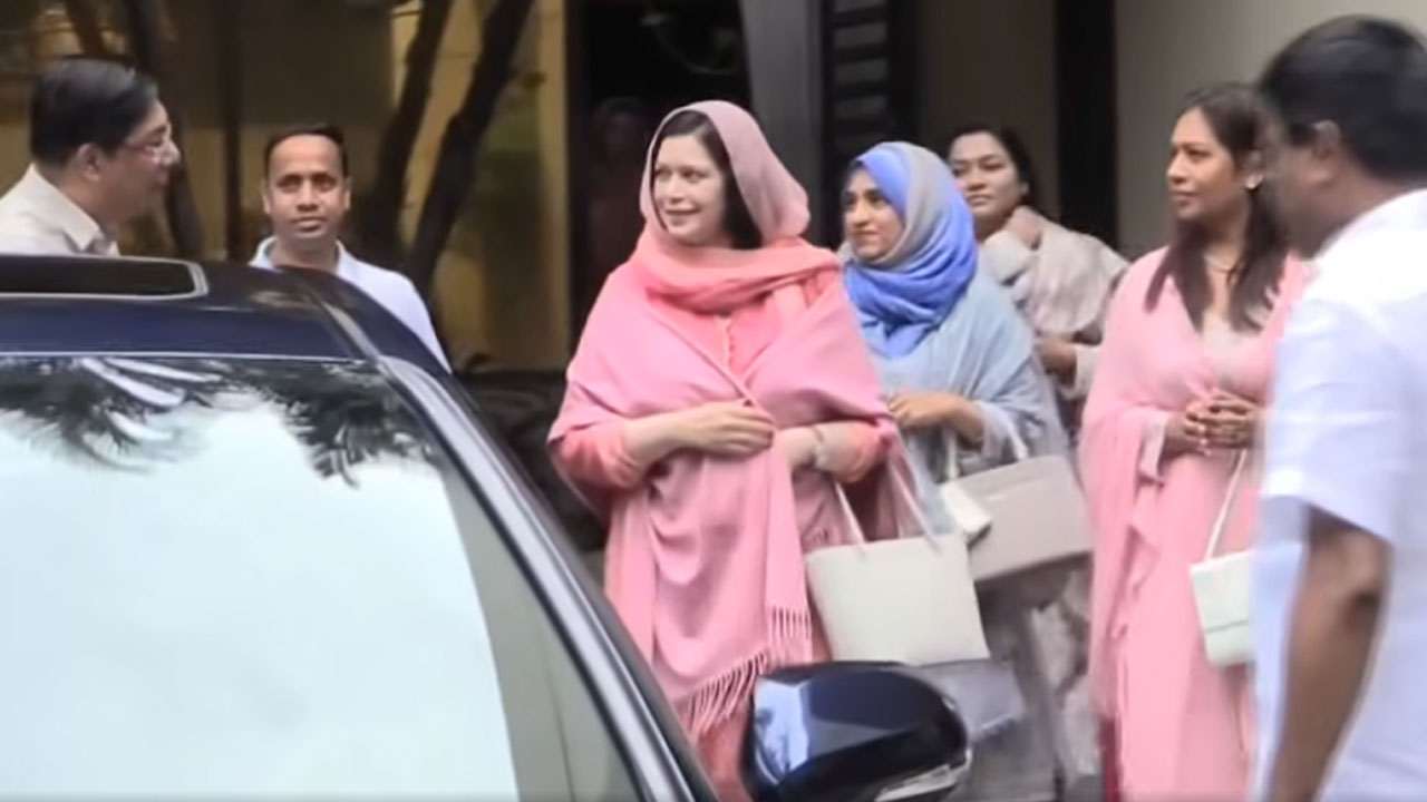 লন্ডন ফিরছেন জোবাইদা রহমান