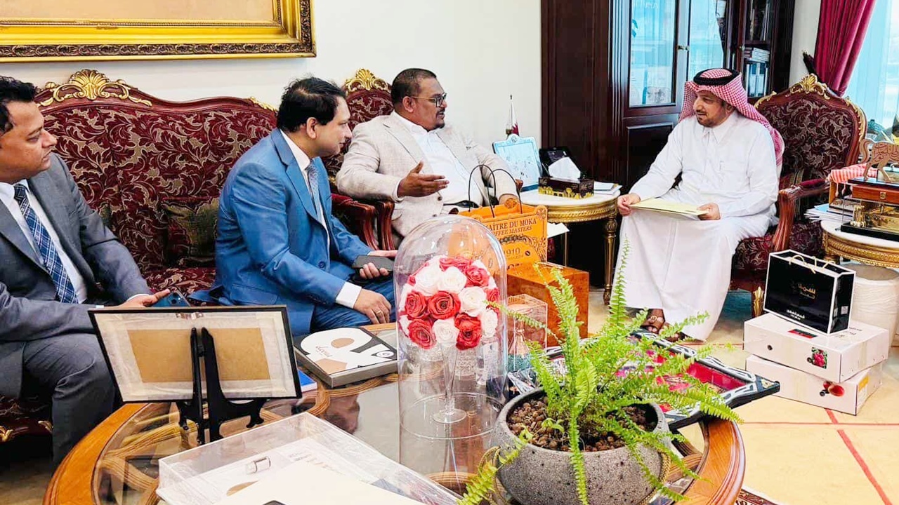 কাতারের আমির ও প্রধানমন্ত্রীকে মৌসুমি ফল উপহার পাঠাল বিএনপি