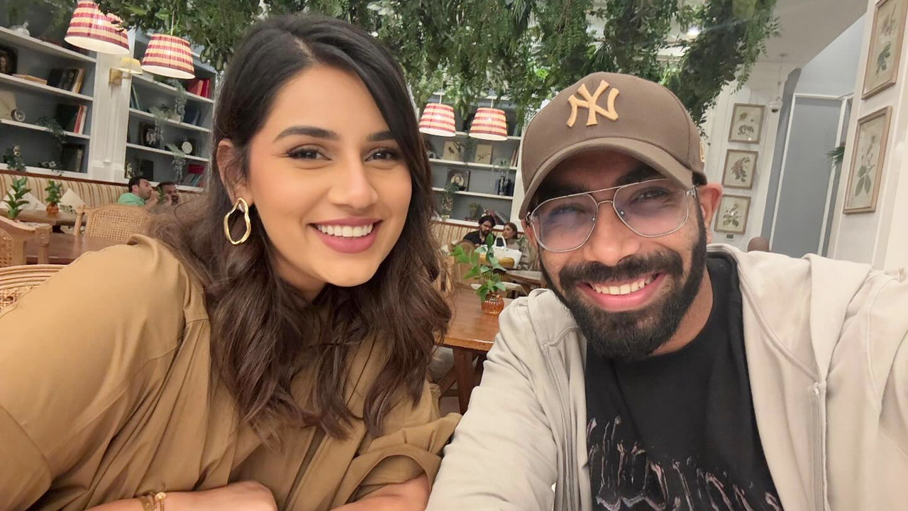 যখন থেকে ‘ভালো’ ক্রিকেটার, বাবা ও স্বামী হয়ে ওঠেন বুমরাহ