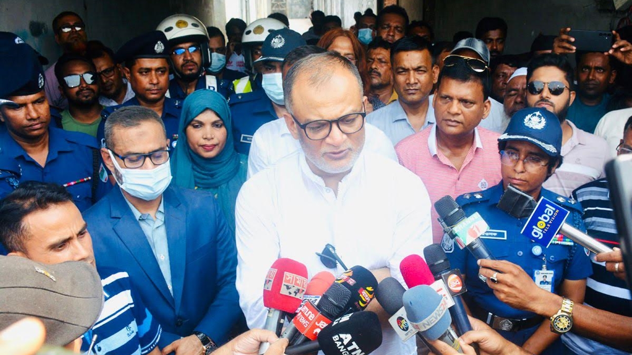 চামড়া শিল্পে বিগত ১৫ বছরে ব্যাপক নৈরাজ্য হয়েছে : বাণিজ্য উপদেষ্টা