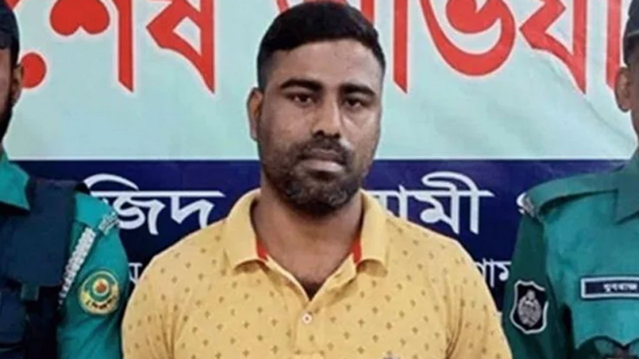 চট্টগ্রামে ‘শীর্ষ সন্ত্রাসী’ বার্মা সবুজ গ্রেপ্তার