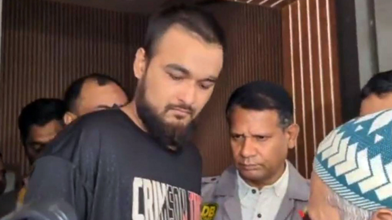 সেই ছাত্রীকে বিয়ে করলেন গায়ক নোবেল