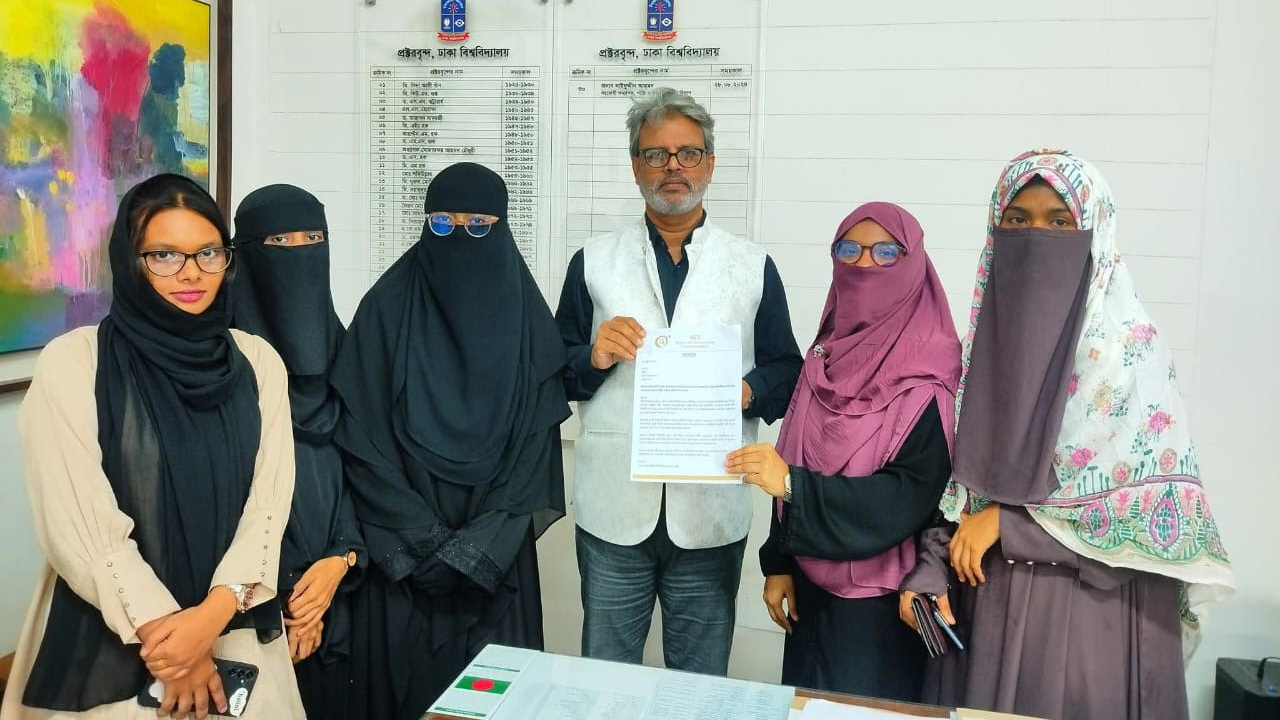 ঢাবির ছাত্রী কমনরুমে নারী শিক্ষার্থীদের পার্টটাইম কর্মসংস্থানের দাবি