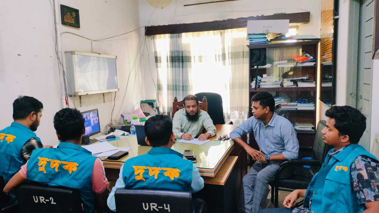 রুইয়ের বদলে রোগীদের পাঙ্গাস মাছ দেওয়া হচ্ছে, সেটাও পরিমাণের অর্ধেক