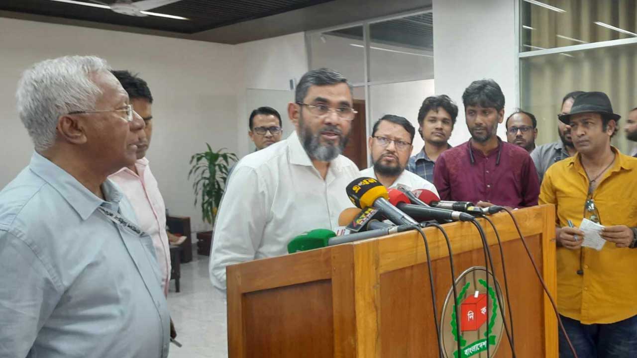 ইশরাক ইস্যুতে ইসি দায়িত্ব সম্পন্ন করেছে : সানাউল্লাহ