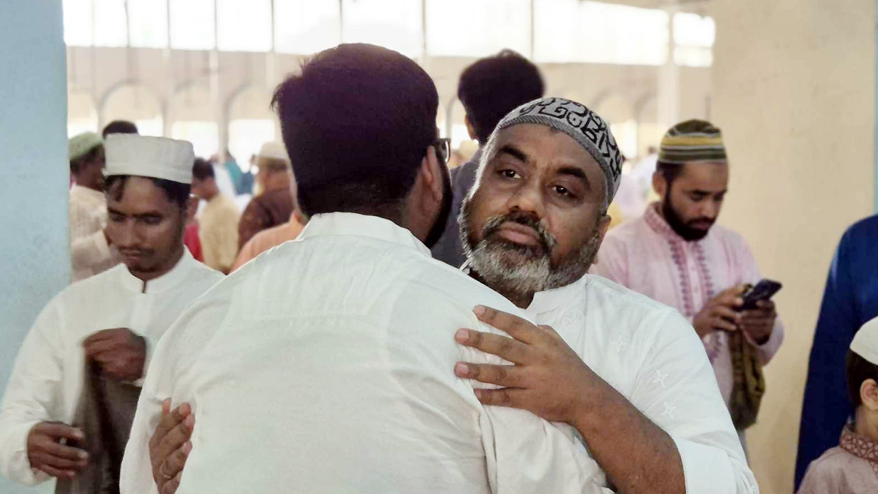 ঈদের আনন্দ ছড়িয়ে পড়ুক আনুগত্য, আত্মত্যাগে