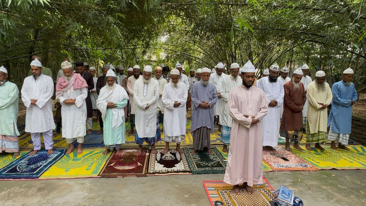 ফরিদপুরের ১৩ গ্রামে আগাম ঈদুল আজহা উদযাপন