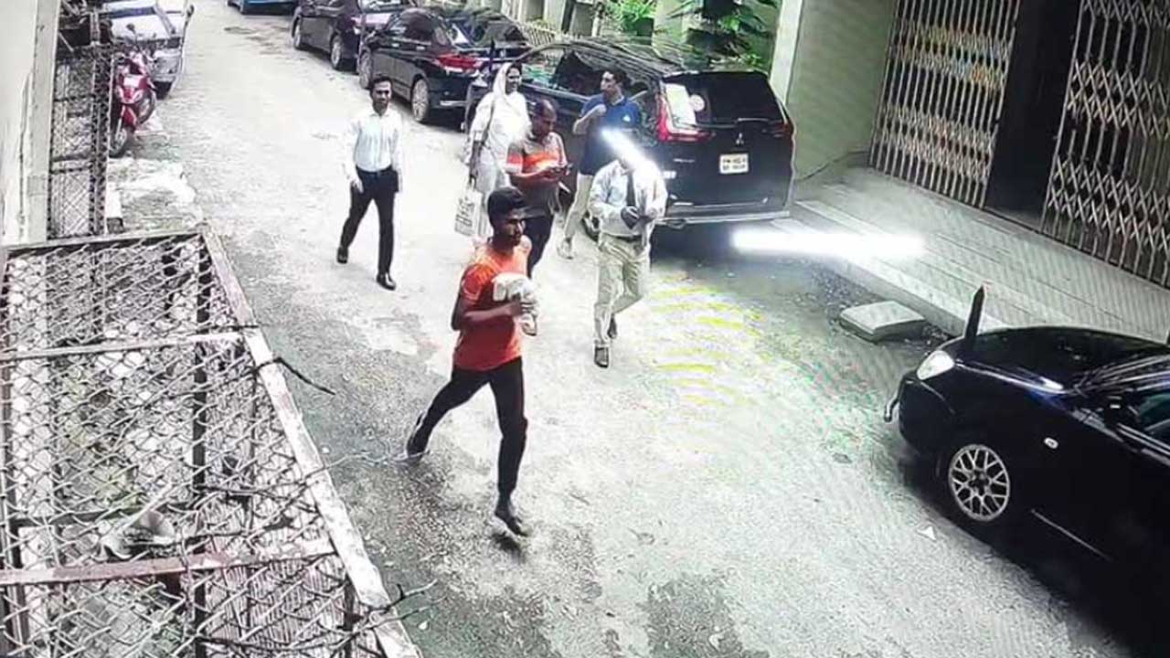 ঢাকার আদালত থেকে হত্যা মামলার আসামির পলায়ন