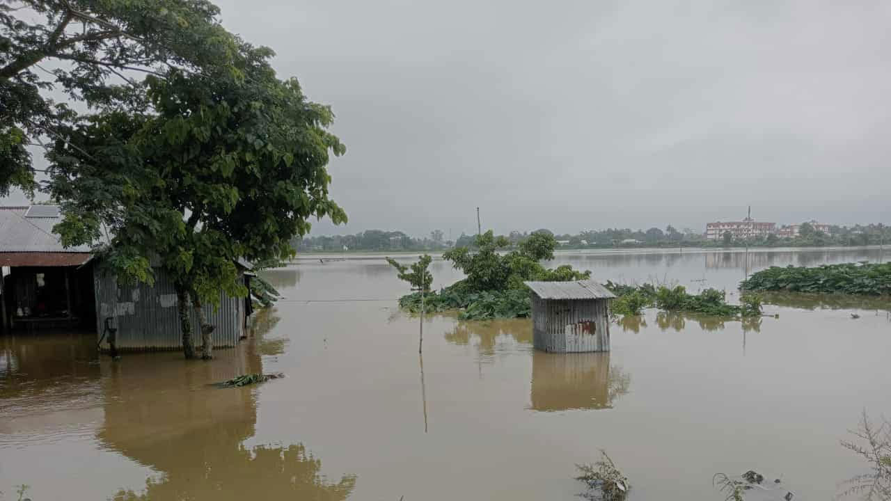 টানা বর্ষণ ও পাহাড়ি ঢলে আখাউড়ায় আকস্মিক বন্যা