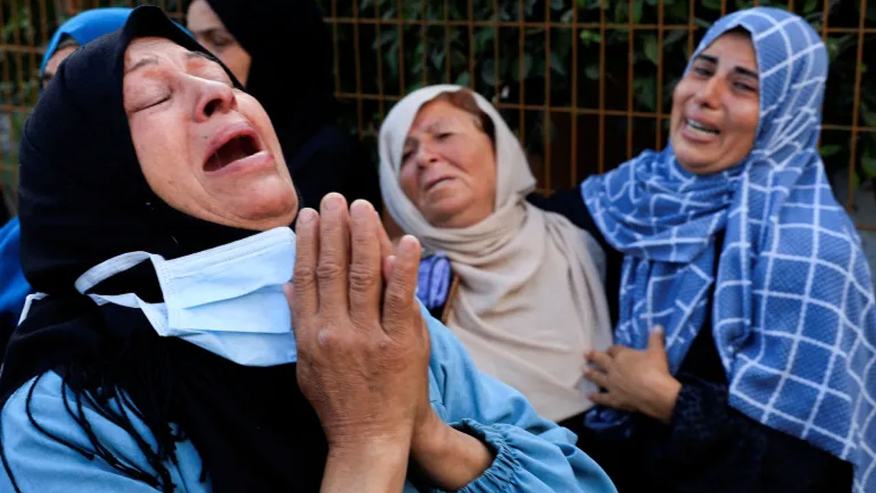 গাজার ডায়ালাইসিস সেন্টার ধ্বংস করে দিলো ইসরায়েল