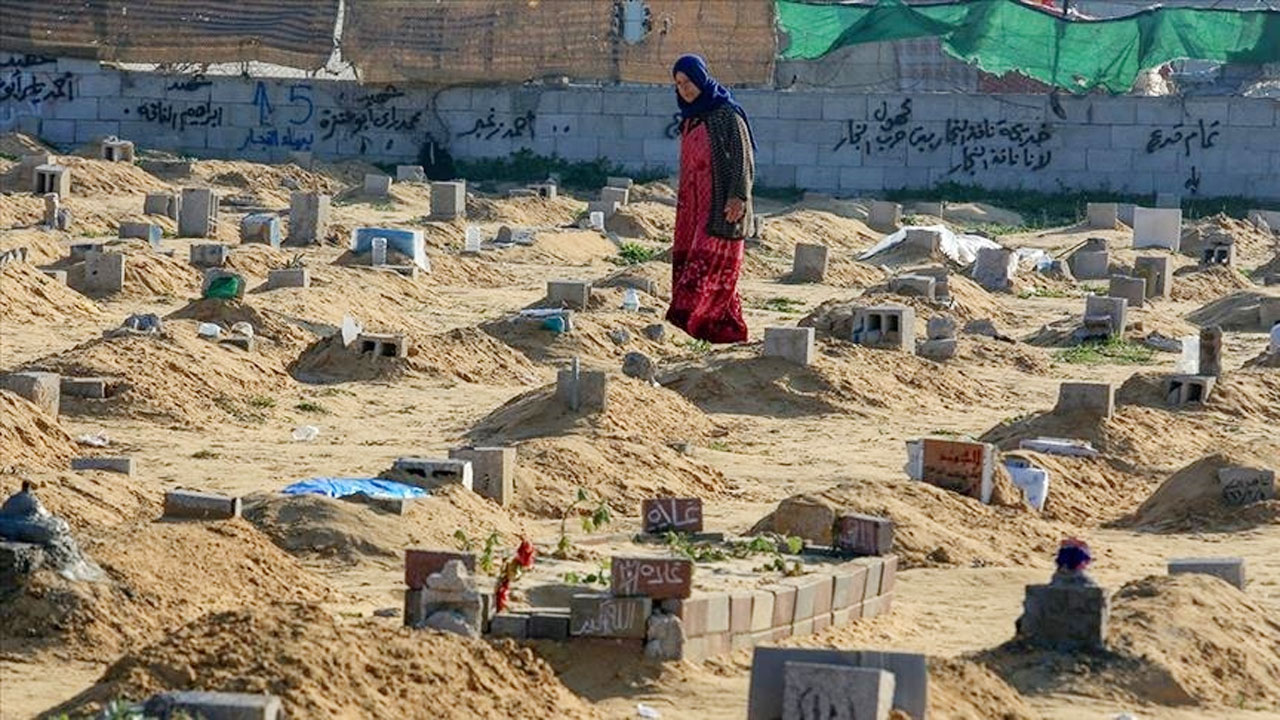 ইরান-ইসরায়েল যুদ্ধের মধ্যেই গাজায় নিহত ছাড়াল ৫৬ হাজার