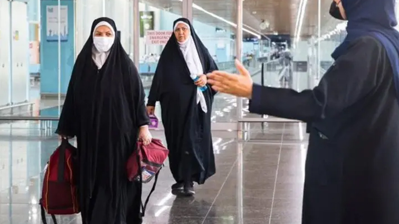 সড়ক পথে দেশে ফিরছেন ইরানের হাজিরা