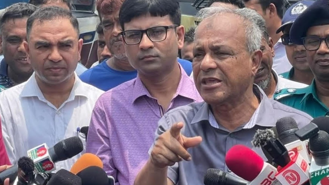 এখন তো বড় গরু কেনা ডিফিকাল্ট : স্বরাষ্ট্র উপদেষ্টা