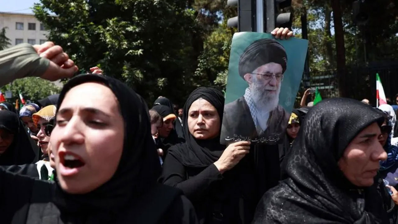 হামলা বন্ধ না হওয়া পর্যন্ত পারমাণবিক আলোচনা বাতিল করল ইরান