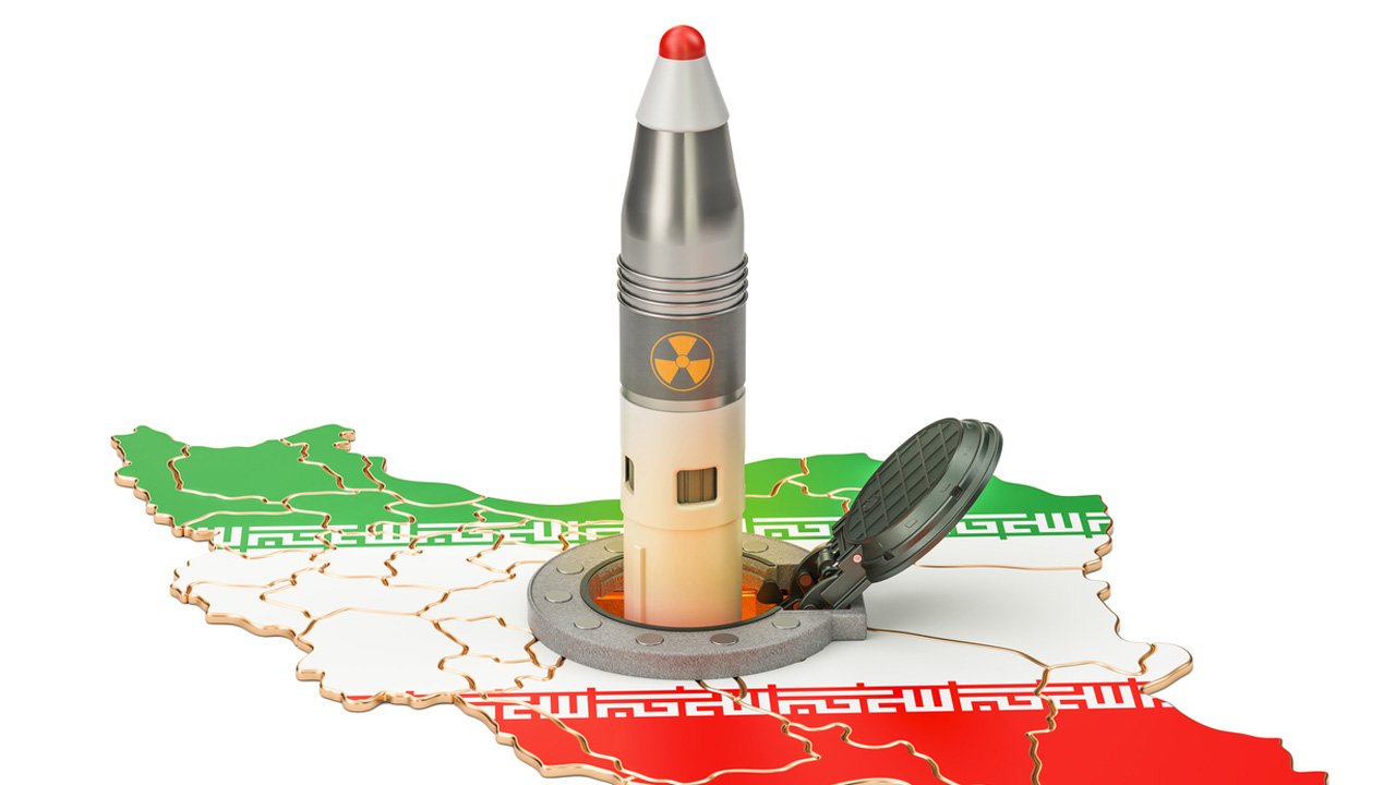 অন্য দেশ পারলেও ইরান কেন পারমাণবিক অস্ত্রের মালিক হতে পারবে না?