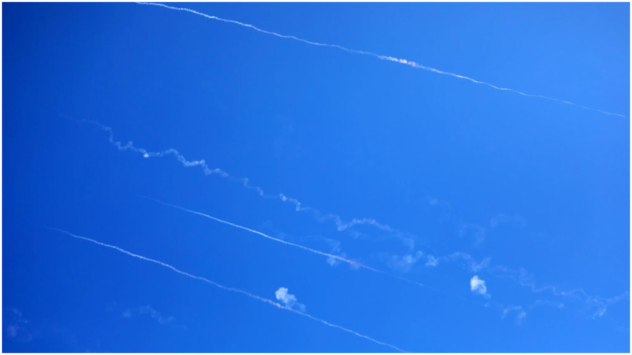 অত্যাধুনিক ক্ষেপণাস্ত্র ছুড়ছে ইরান, ঠেকাতে ব্যর্থ ইসরায়েলের থাড-আয়রন ডোম