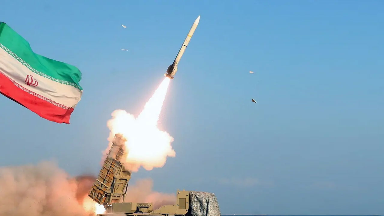 ‘শনাক্ত করা যায় না’ এমন ক্ষেপণাস্ত্র দিয়ে ইসরায়েলে হামলা ইরানের