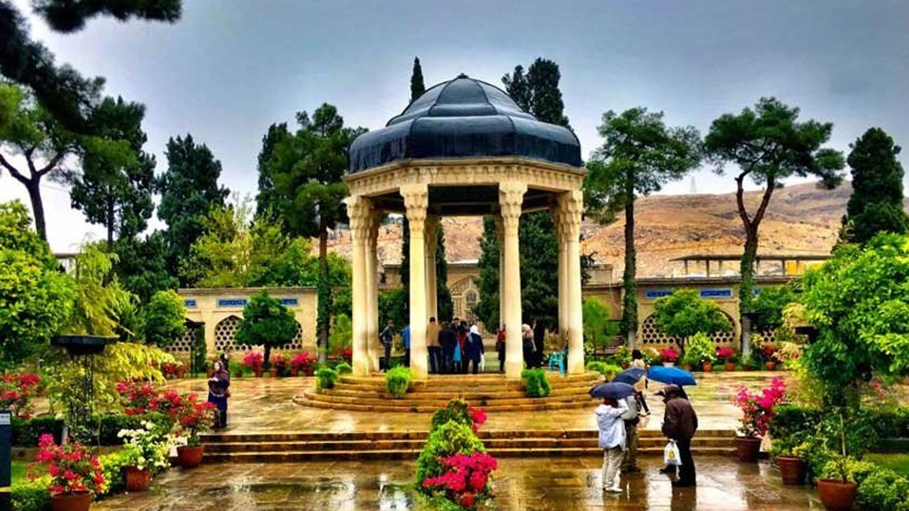 ‘বইয়ের রাজধানী’ খ্যাতি পেয়েছে ইরানের যে শহর