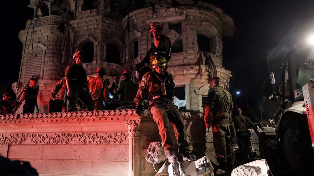 ইসরায়েল হামলা চালালে পাল্টা আক্রমণ আরও তীব্র হবে, হুঁশিয়ারি ইরানের