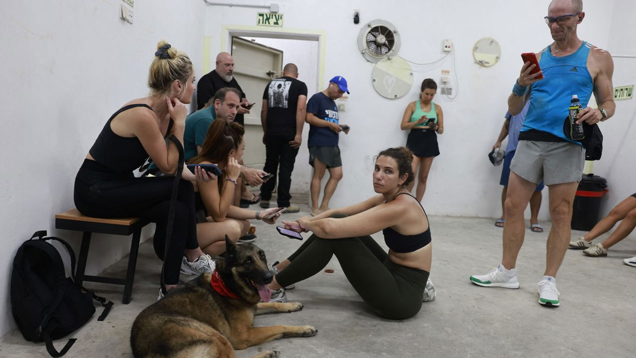 ইরানের ক্ষেপণাস্ত্র হামলায় ইসরায়েলে ব্যাপক বিদ্যুৎ বিভ্রাট