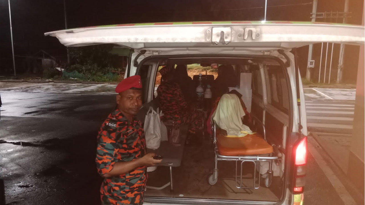 ৯৯৯-এ ফোন, রেলস্টেশনে সন্তান প্রসবের পর মা-শিশু হাসপাতালে ভর্তি