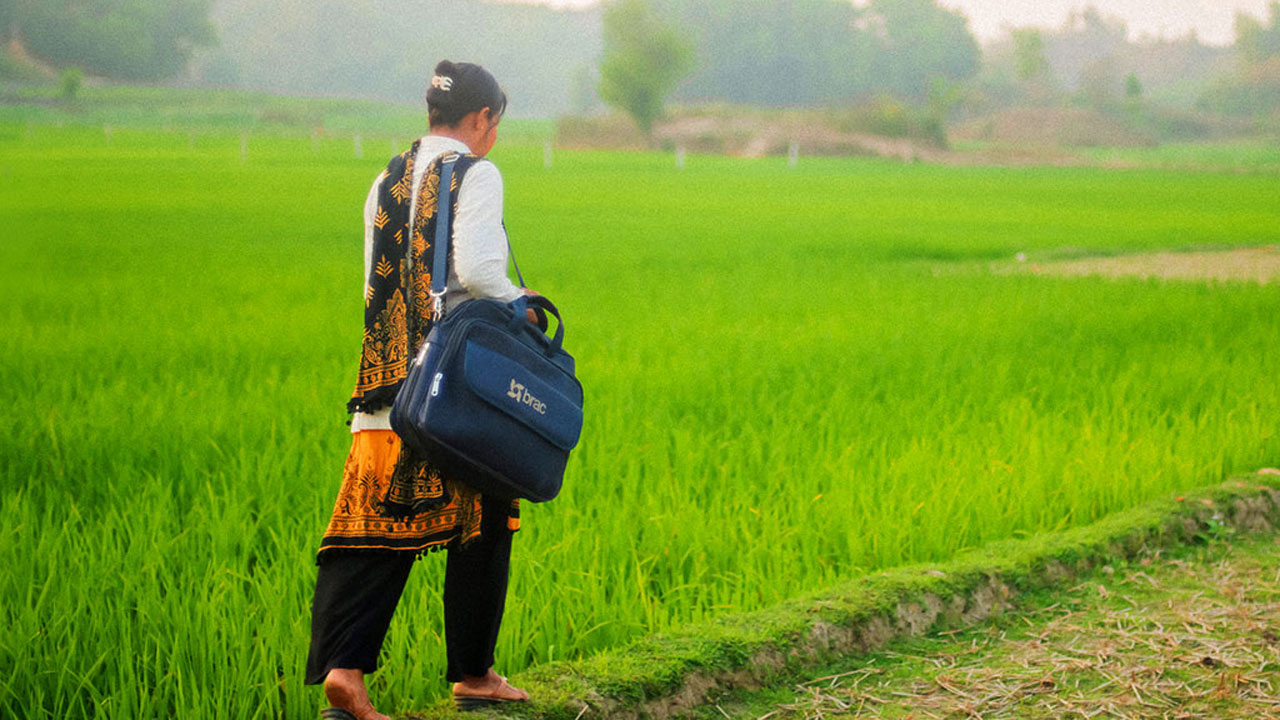 সাপ্তাহিক ২ দিন ছুটিসহ ব্র্যাকে চাকরি, পাবেন বিমা-ভাতা