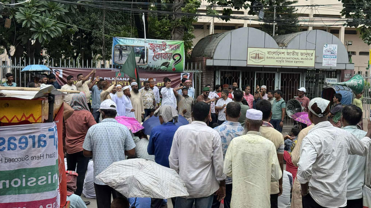 দুপুর ১২টার মধ্যে দাবি না মানলে যমুনা অভিমুখে পদযাত্রা