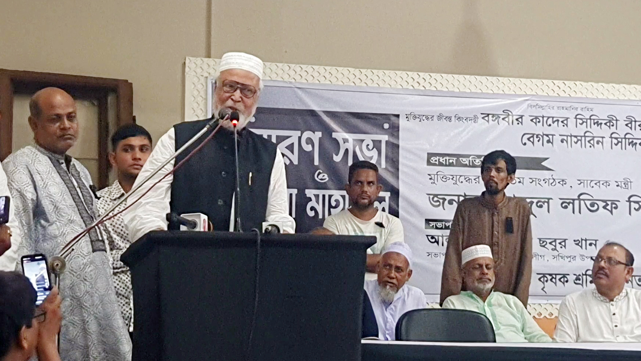 আল্লাহর রহমতে শেখ হাসিনার পতন হয়েছে : কাদের সিদ্দিকী