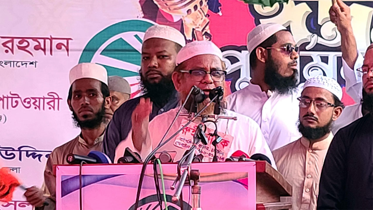 ‘অতীতের সরকার আঙুল ফুলে কলাগাছ হয়েছে, জনগণের কোনো পরিবর্তন হয়নি’