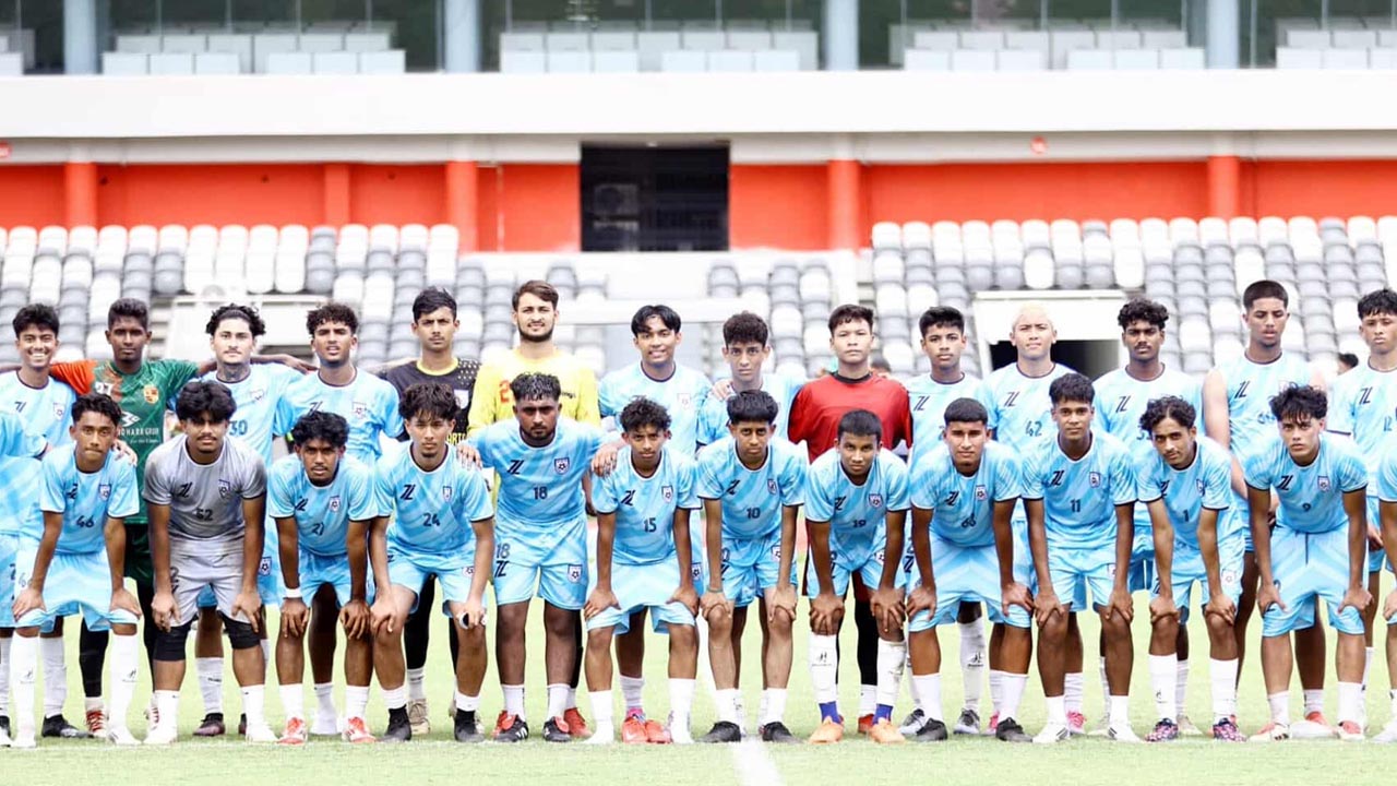 প্রবাসী ফুটবলারদের ট্রায়ালে বাফুফের ভুল লোগো