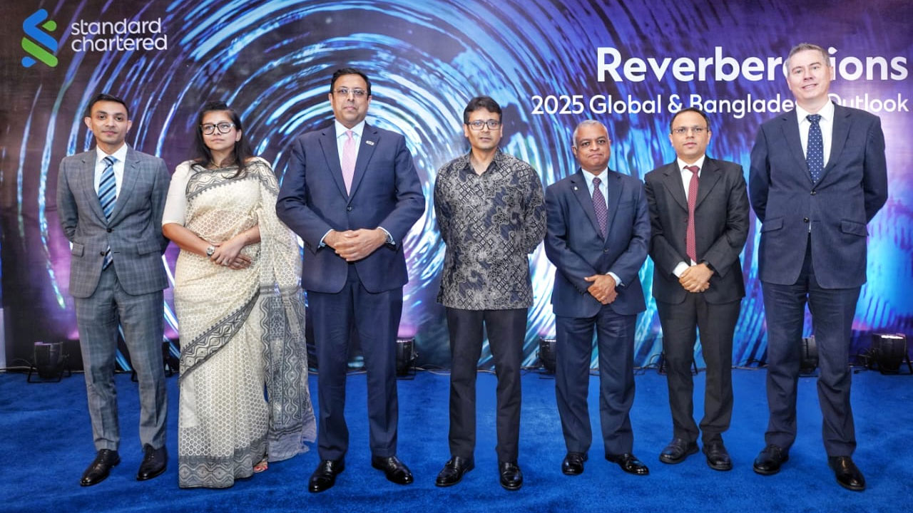 অস্থিরতা কাটিয়ে উন্নতির দিকে বাংলাদেশের অর্থনীতি