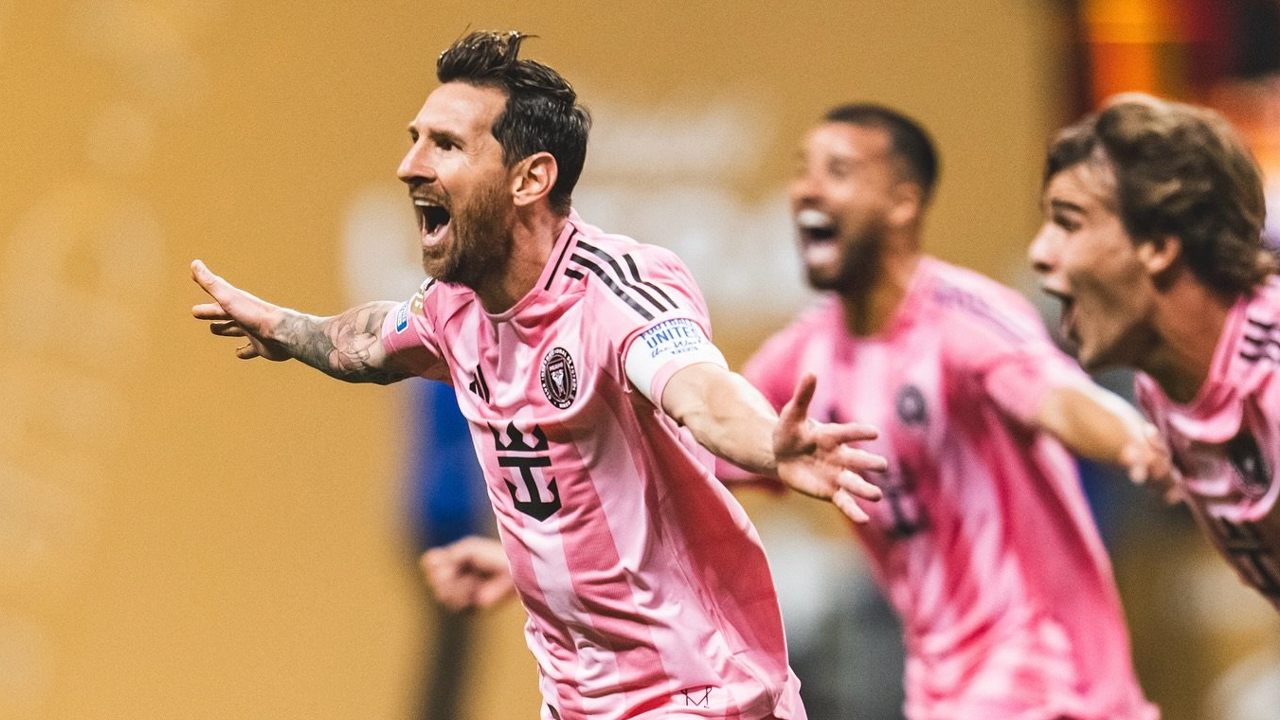 দৃষ্টিনন্দন গোলে মায়ামিকে প্রথমবার বিশ্বকাপে জেতালেন মেসি