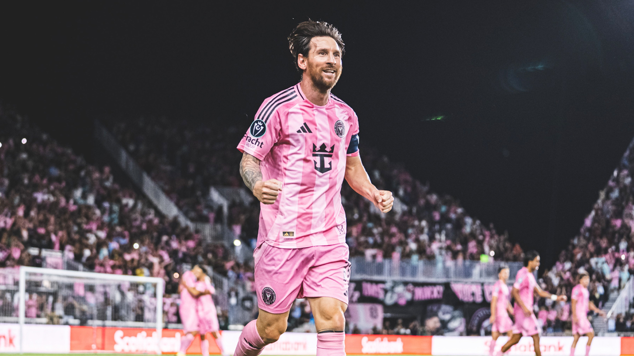 মায়ামিতে মেসির আয় ২১ দলের খেলোয়াড়দের বেতনের চেয়েও বেশি!