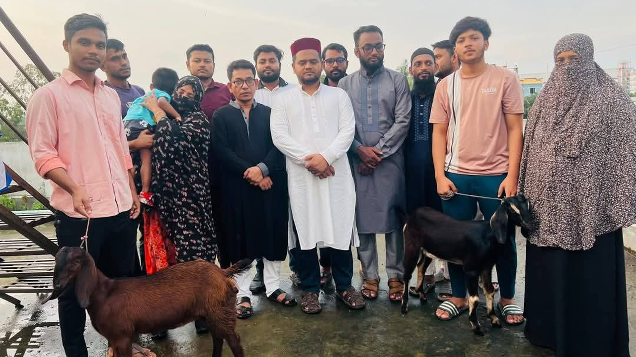 সোনারগাঁয়ে ৫ শহীদ পরিবারকে কোরবানির পশু উপহার দিলো এনসিপি