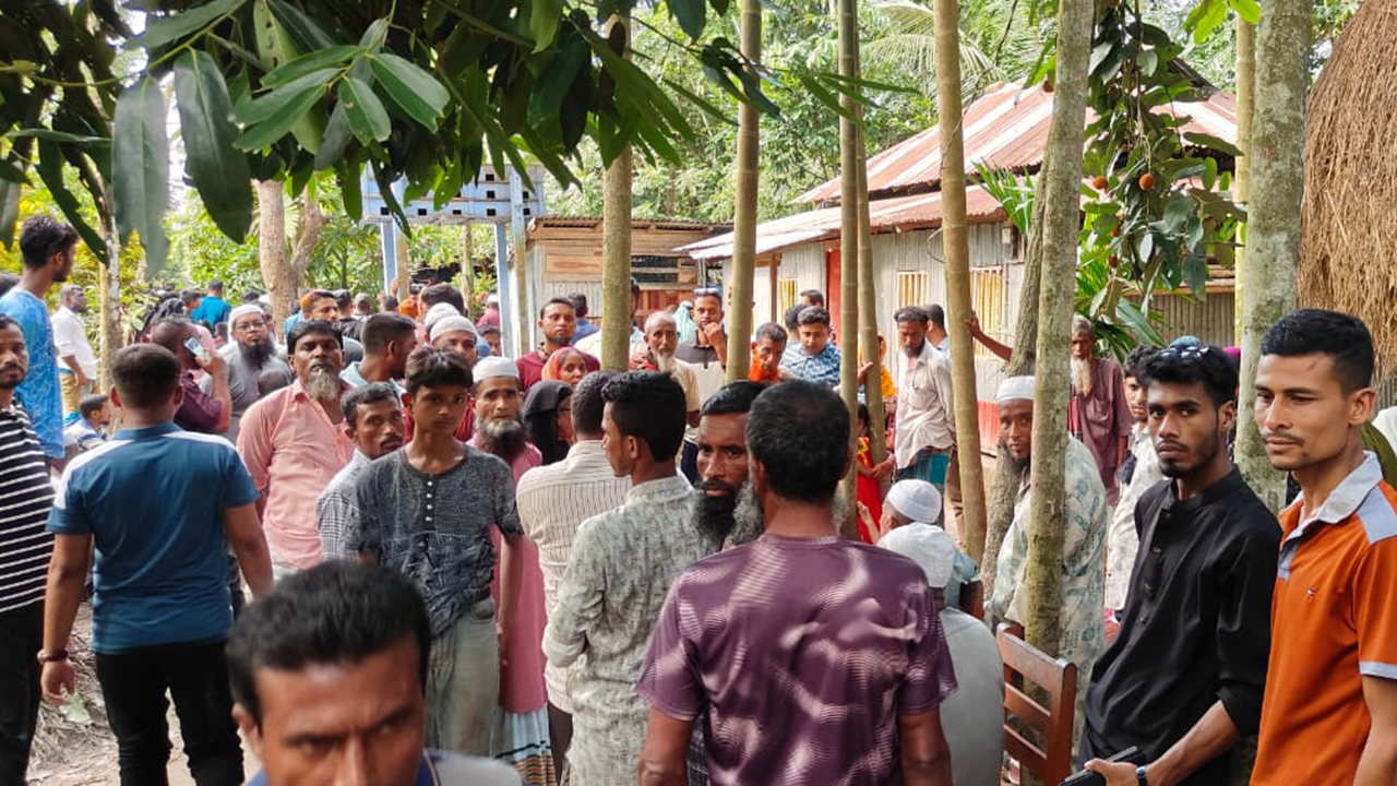 পটুয়াখালীতে সৎ মা ও দাদিকে গলা কেটে হত্যা