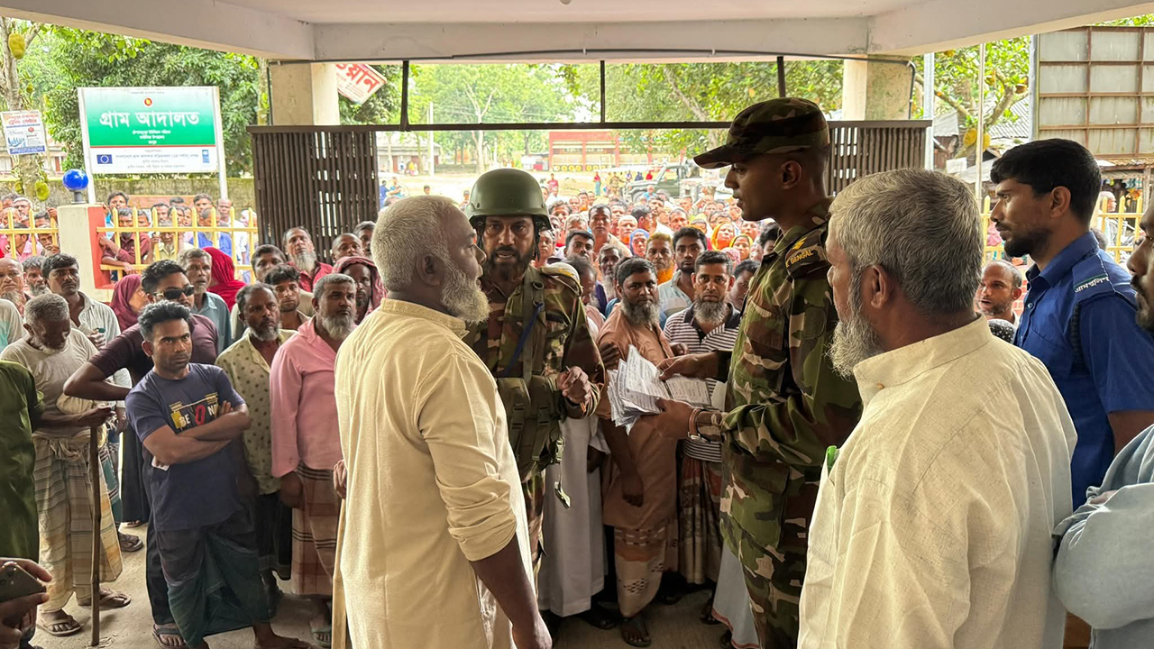 টিসিবির কার্ড বিতরণে অনিয়ম, ইউপি চেয়ারম্যান গ্রেপ্তার