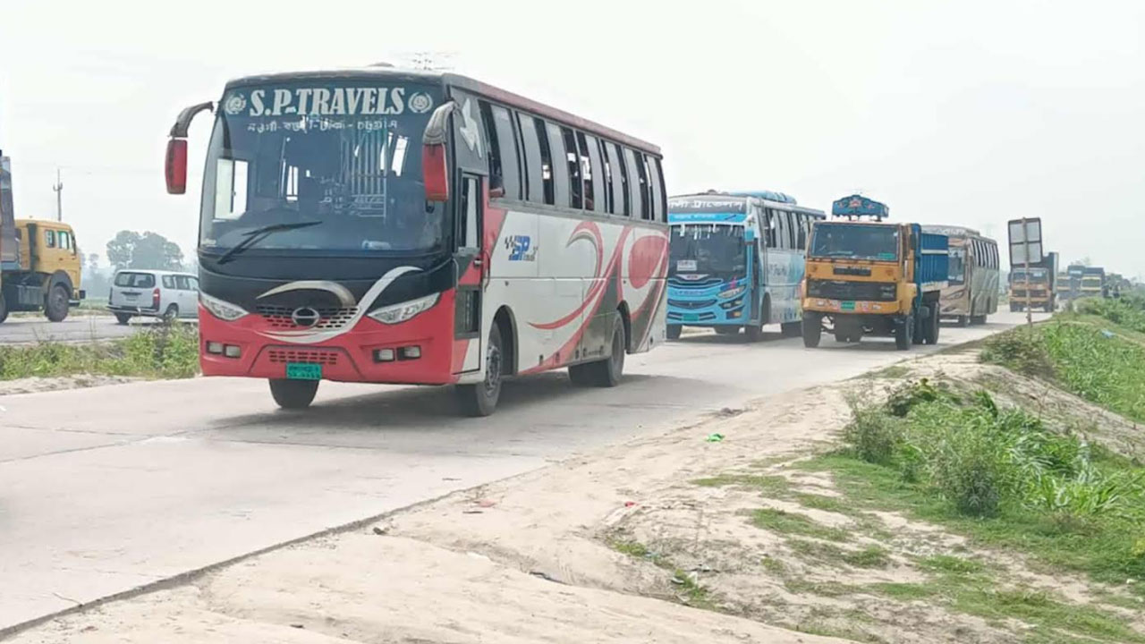 যমুনা সেতুতে ১৩ কিলোমিটার এলাকাজুড়ে যানবাহনে ধীরগতি