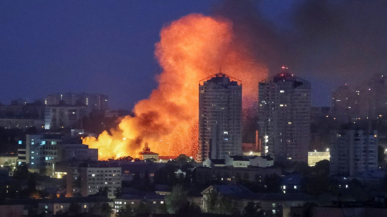 ইউক্রেনের অস্ত্র উৎপাদন কারখানাগুলোতে বড় হামলা রাশিয়ার