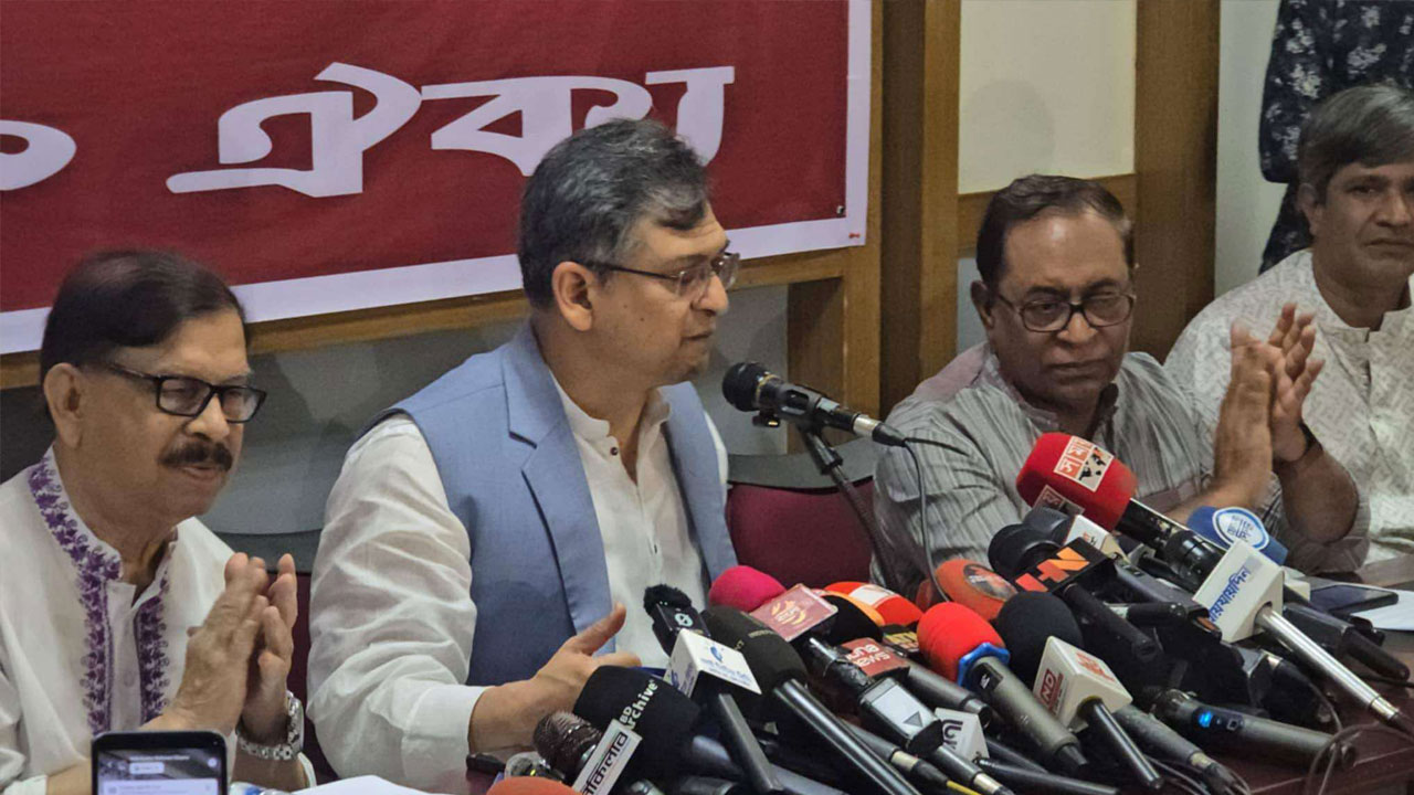 সরকারের দায়মুক্তি লন্ডন বৈঠকের প্রসঙ্গ ছিল না : সালাহউদ্দিন আহমেদ