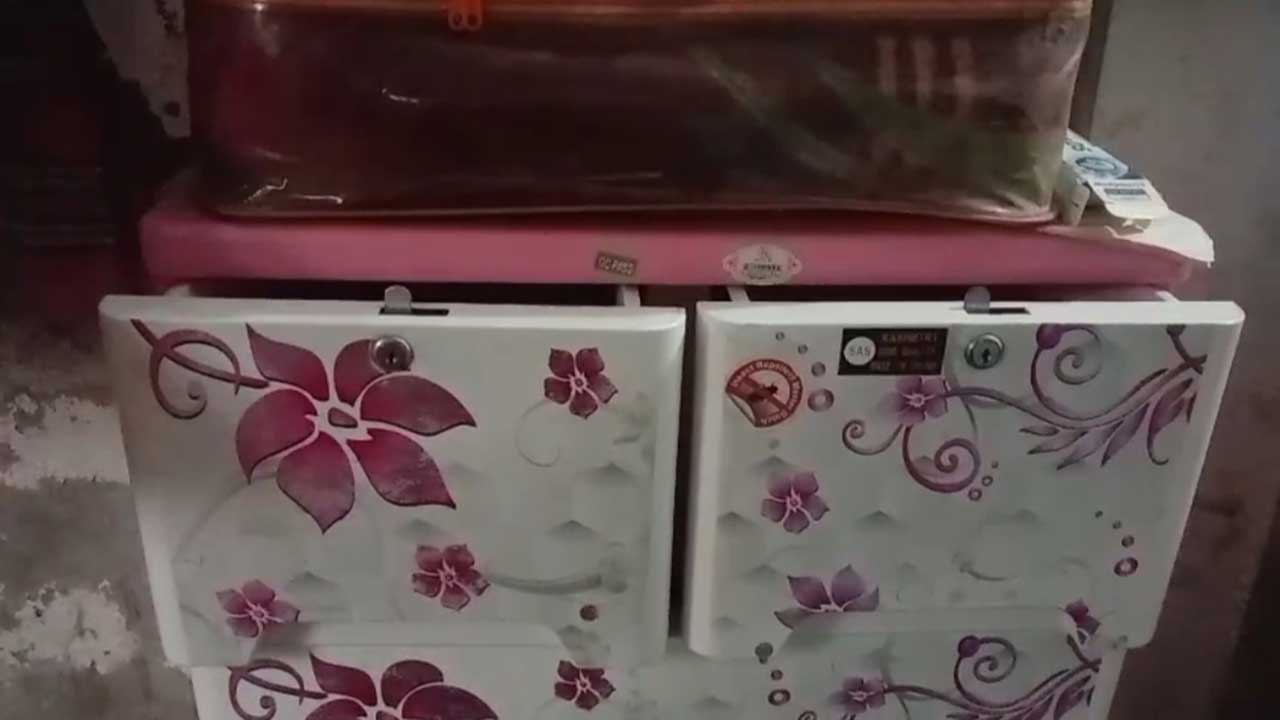 নামাজ চলাকালীন তালা ভেঙে ইমাম-মুয়াজ্জিনের বেতন-বোনাস চুরি