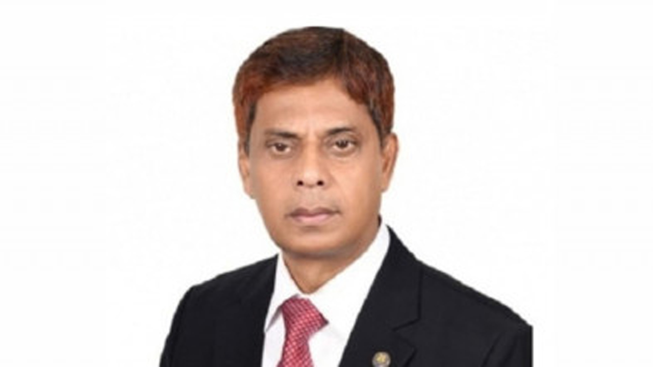 স্ত্রী-ছেলেসহ সাবেক আইজিপি শহীদুলের ২৩ ব্যাংক হিসাব ফ্রিজ