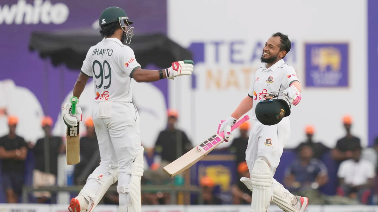 জোড়া সেঞ্চুরিতে স্বস্তি নিয়ে দিন পার করল বাংলাদেশ