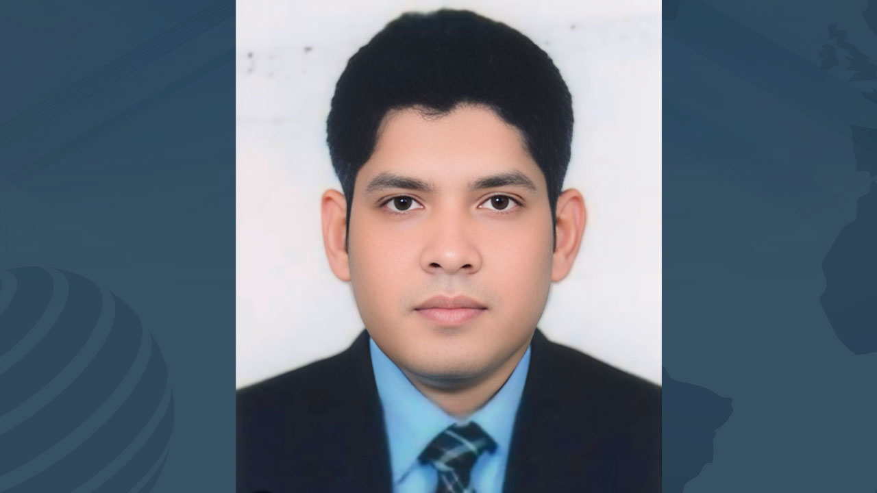 নারীর সঙ্গে অন্তরঙ্গ ভিডিও ভাইরাল, শরীয়তপুরের ডিসিকে ওএসডি