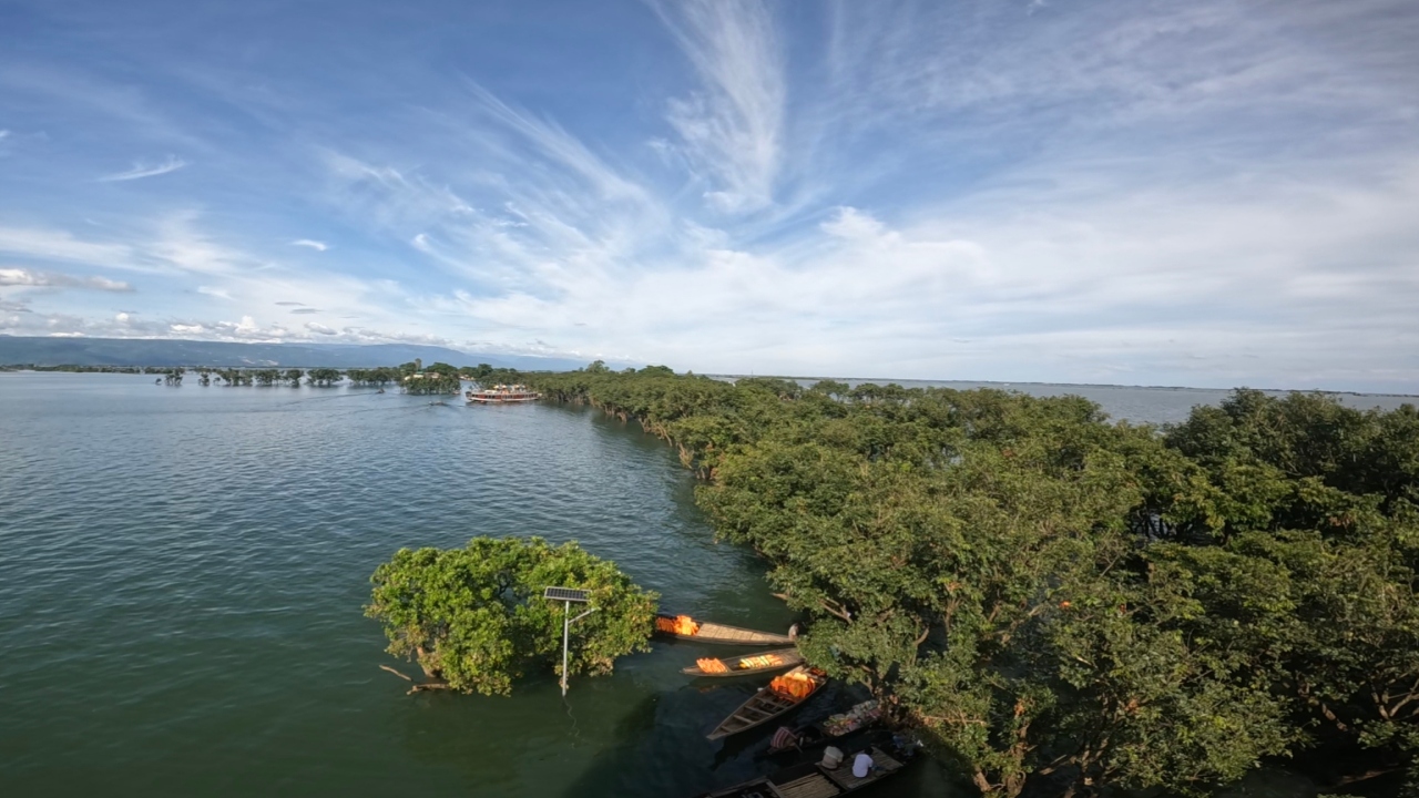 টাঙ্গুয়ার হাওরে পর্যটকবাহী হাউসবোটে নিষেধাজ্ঞা
