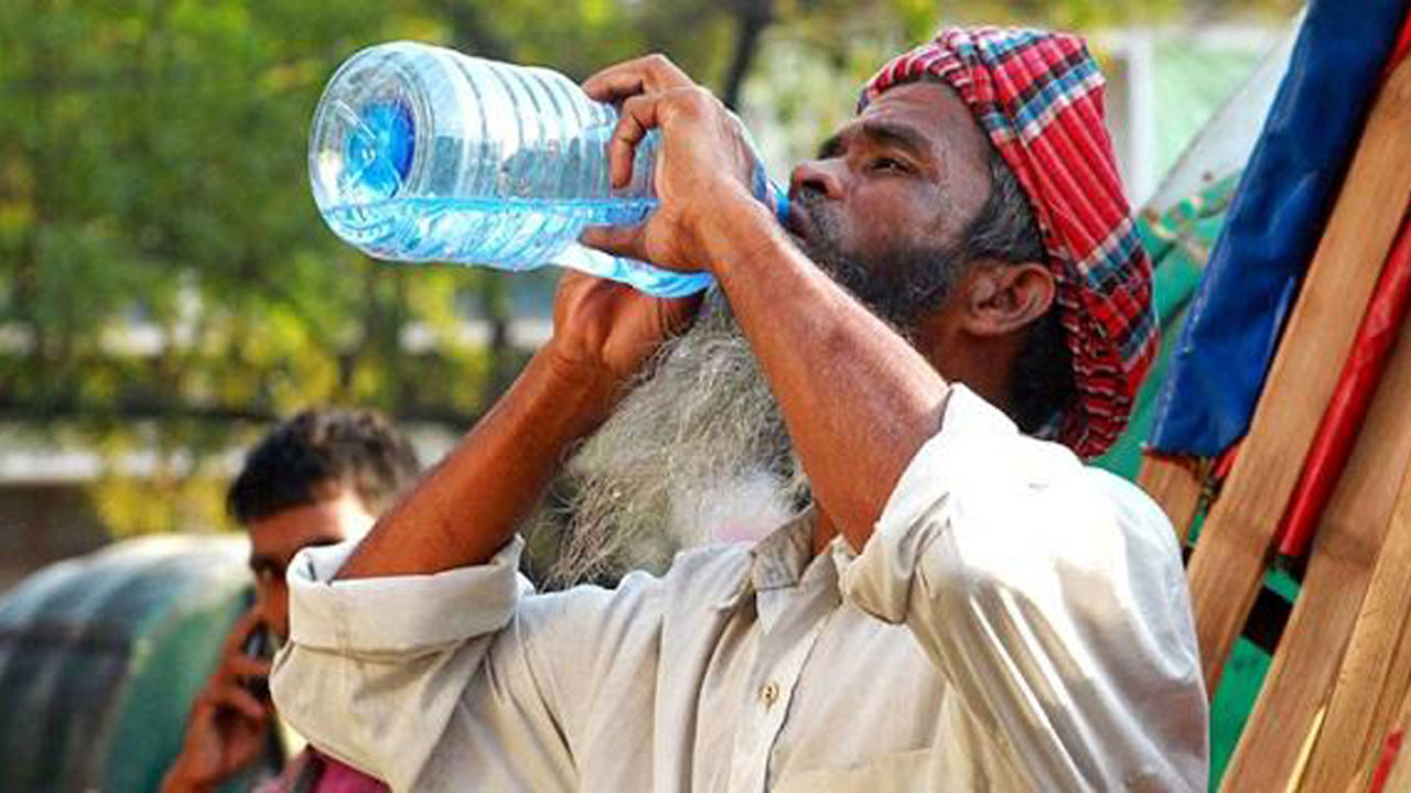 ঢাকাসহ ৩৮ জেলায় বইছে তাপদাহ