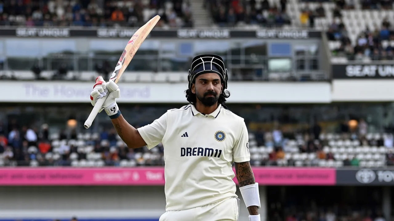 তোশক নিয়ে ইংল্যান্ড সফরে গেছেন রাহুল