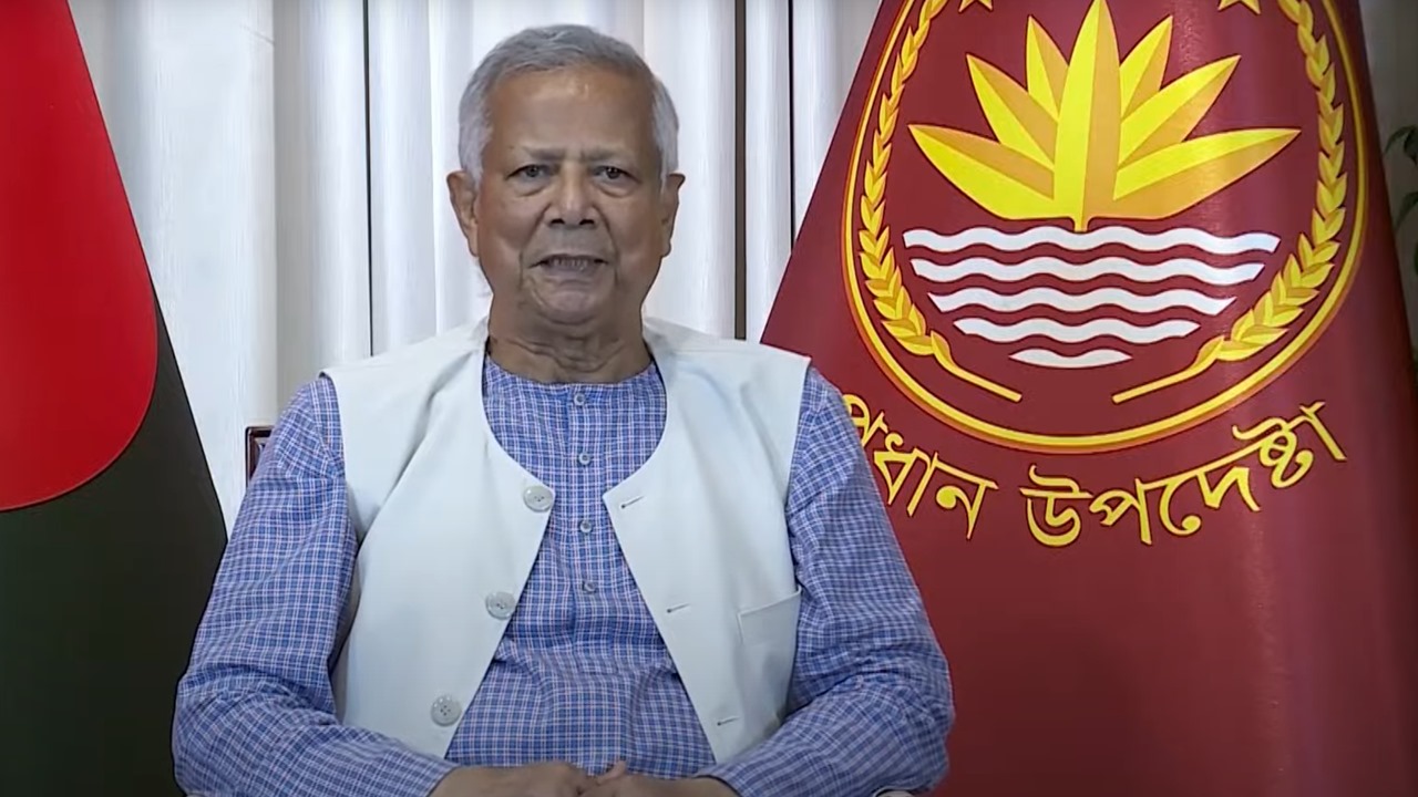 কোরবানিকে ত্যাগের মহিমায় গরিববান্ধব করার আহ্বান প্রধান উপদেষ্টার