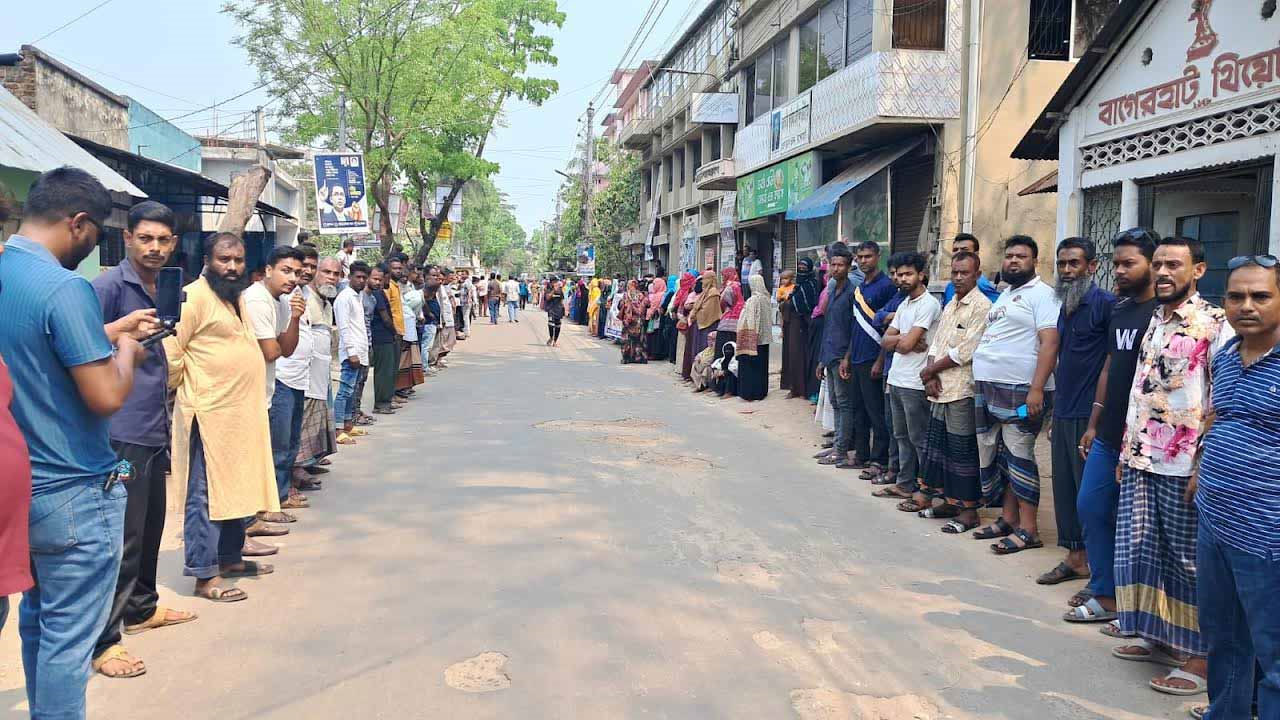 যুবদল নেতার ওপর হামলাকারীদের গ্রেপ্তারের দাবিতে মানববন্ধন